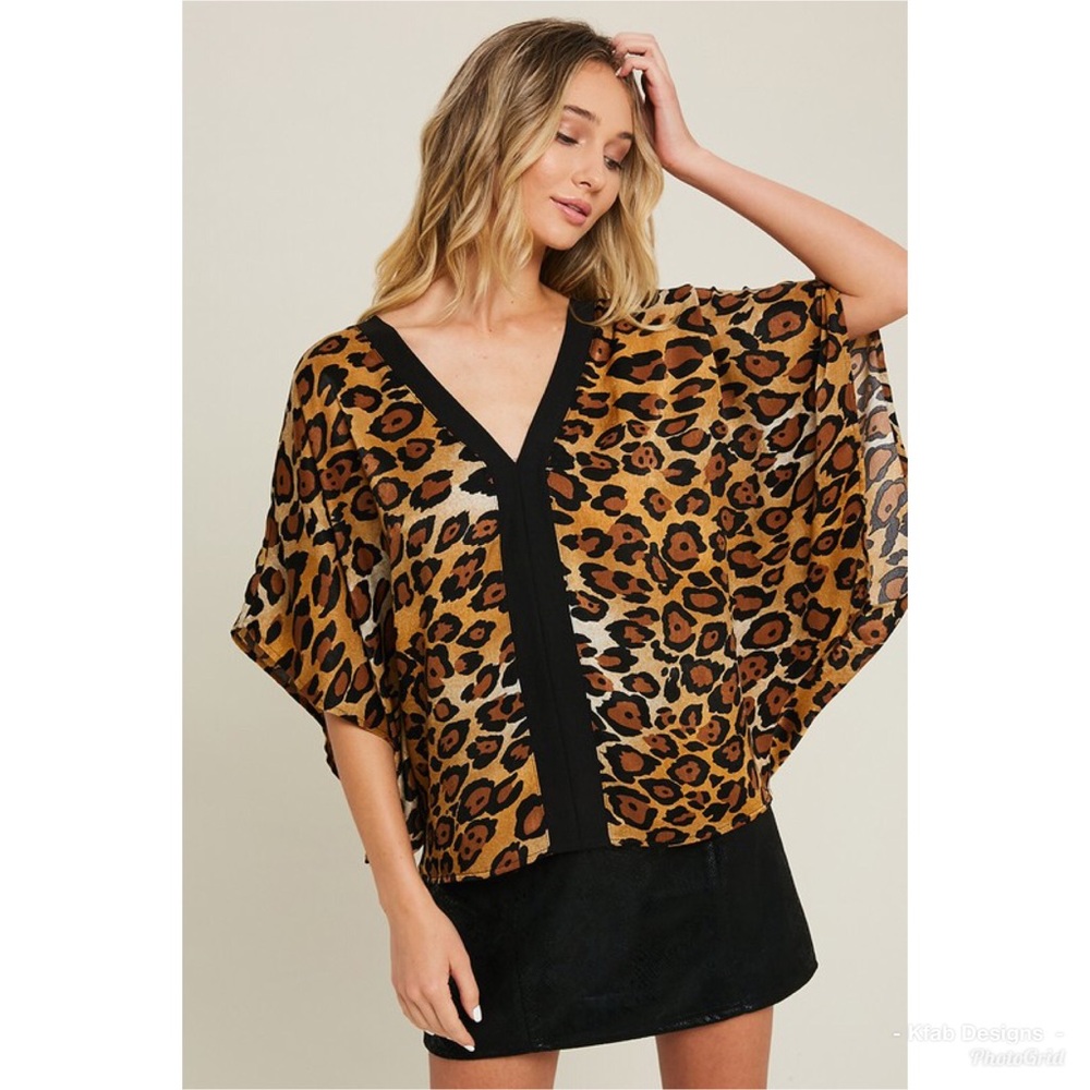 โค๏ธLAST 2! Leopard Print V-Neck Kimono Top! - Picture 3 of 8